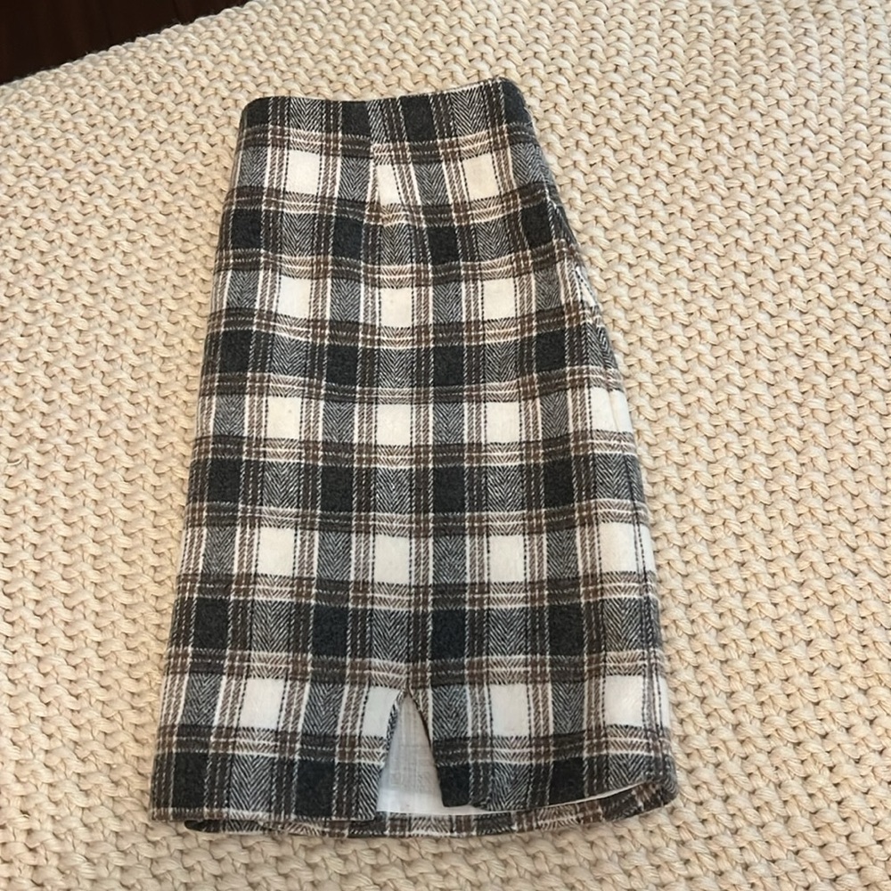 Plaid Mini 🤩 - Picture 2 of 7